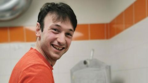 Giovanni Bianco, surdoué de 26 ans, suit ses comptes et optimise ses coûts de façon à faire ce qui le passionne sans se priver. ® L.T.M. Allafort Giovanni Bianco, surdoué de 26 ans, suit ses comptes et optimise ses coûts de façon à faire ce qui le passionne sans se priver. ® L.T.M. Allafort
